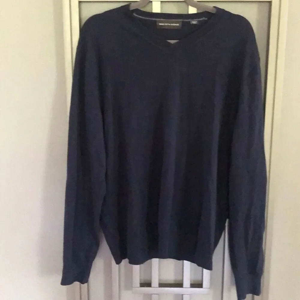 Saks Fifth Avenue Men's navy V-neck sweater lightweight wool size XL